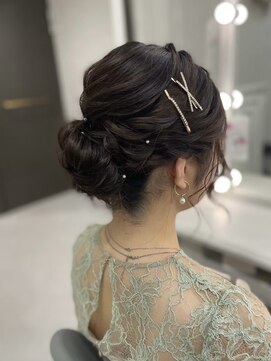 ラモ(RAMO) 結婚式お呼ばれ下目アップスタイル