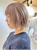 ホワイトブロンド/ワイドバング/美髪/外ハネボブ/ダブルカラー