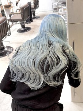 グロウ 渋谷西口(grow) アイスブルーペールブルー水色ホワイトカラートリプルカラー