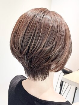 ストフ(stof)の写真/【再現性カット】大人女性に似合うお洒落で抜け感のあるショートに◎