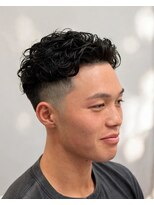 エクラート メン 仙台(ECLART men.)&nbsp;スペインカール風の強いカール｜存在感ある大人のパーマヘア