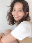 爽やか強めウェーブとミディアムレイヤー！ラフカジュアル