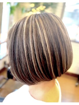 ココモ(cocomo) 白髪ぼかしハイライトデザインカラー