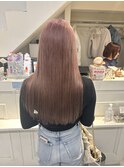 ピンクベージュ