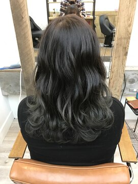 ナンバー アンフィール 渋谷(N° anfeel) カーキーアッシュカラー！