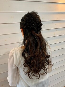 デザイン ファム(Design FAM) ハーフアップ