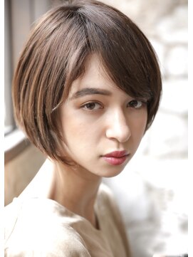 カライング(ing) 【+~ing 】前下がりなナチュラル丸みショート【柳沼くるみ】