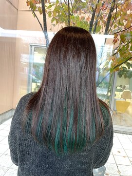 クロエ バイ ラヴィズム 小針店(CLOE by LUVISM) グリーンのインナーが新鮮!ロングヘア