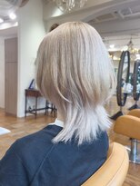 オブヘアーギンザ(Of HAIR GINZA) 透明感ペールベージュカラー×ウルフカット