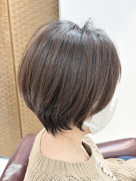 ニル 柏の葉(Nil) ☆くびレイヤーエモージュ　髪質改善カラー　ショート☆