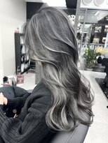 アルドーレフィエロ シンサイバシ(Ardore fiero shinsaibashi)&nbsp;コントラスト極ハイライト☆アッシュブラック