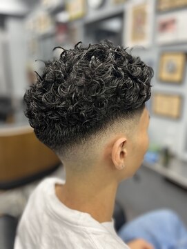 アイコン ブルー メンズ(I-CON #blue MEN'S) スキンフェード×極道パーマ