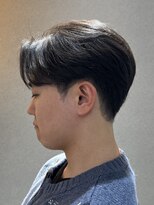 ブルニール 心斎橋(BLEUNIR)&nbsp;ニュアンスパーマ　センターパート　刈り上げ　ビジネスヘア