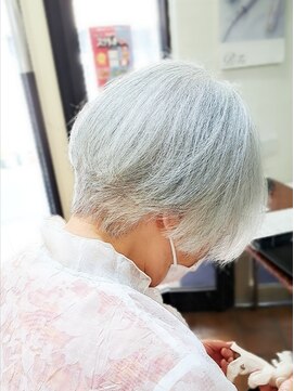 ルナ 大船店(LUNA) ホワイトグレイショートボブ/大船/大船駅/湘南/鎌倉