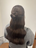 リリアーナ(LILIANA)&nbsp;ヘアセット コテ巻きヘア ウェーブヘア ガーリーヘア 韓国ヘア