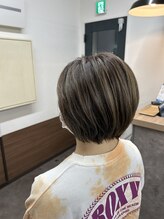 【白髪ぼかしカラー】脱白髪染め・ナチュラルな艶感の若々しいカラー【TELA HAIR 南柏】