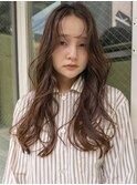 レイヤーカットハッシュカット顔まわりミディアムロング