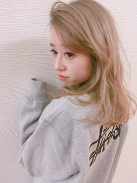 グレースモア(Grace More) （久留米／西原）ブリーチ／シルバーベージュ／ロングレイヤー