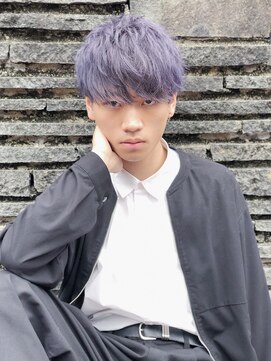 ジゼル(gisele) サイドパートマッシュ×ラベンダーアッシュ