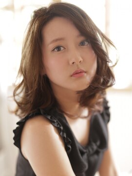 ジーナ 博多(Zina) ホワイトアッシュエアリーミディ/黒髪ショートパーマ