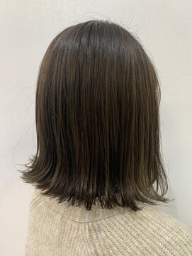 エスカーラ 表参道(THE ESCALA) 切りっぱなしボブ×アッシュカラー【タビラマユミ】