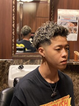 ヒロギンザバーバーショップ 神楽坂店(HIRO GINZA BARBER SHOP) ハイライトジェット/スキンフェード/ツーブロックフェード