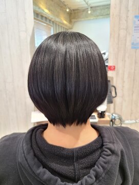 ヘアサロン フラット(hair salon flat) 20代30代40代ブラウンショート大人上品プロテストリートメント