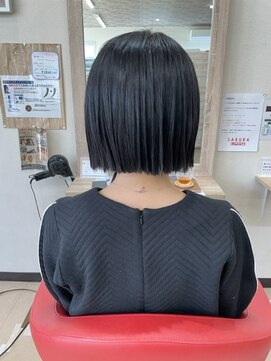 サクラ(SAKURA) 暗めカラー！切りっぱなしボブ！