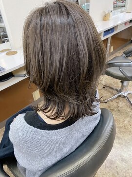 ヘアアートヒサ(HAIR ART hisa) 「RYOKO」304050代 くびれヘア × カーキアッシュ