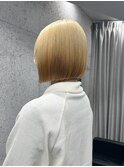ハイトーンカラー切りっぱなしボブミルクティーベージュ/新宿