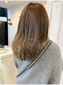 福山人気レイヤーカットセミロングヘア明るめくすみベージュ30代