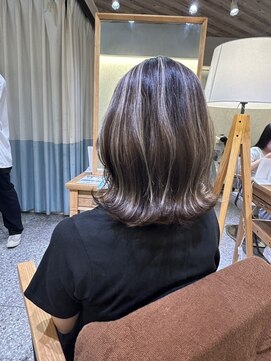 ハイライト/白髪ぼかし/ミディアムレイヤー