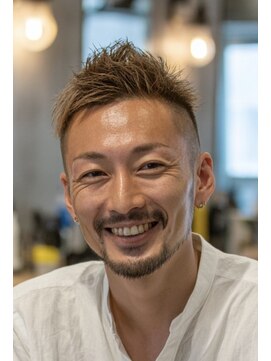 メンズ ルシードスタイル アウラ 松戸市五香(LUCIDO STYLE Aura) 刈り上げセンターパート×フェザーパーマで大人の束感ショート