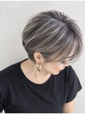 大人かっこいい　ハンサムショート　白髪ぼかしハイライト
