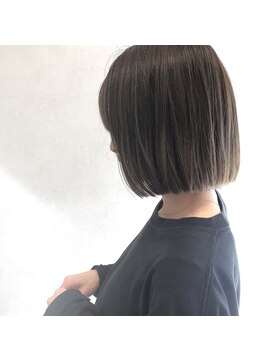 ライフ ウィズ ヘア(LIFE with HAIR) 透明感のある切りっぱなしボブ