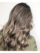 リーブル(Libre)&nbsp;外国人風コントラストバレイヤージュカラー