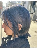トレパルッキエーレ(tre parrucchiere)&nbsp;［-tre-］切りっぱなしボブ×ブルー