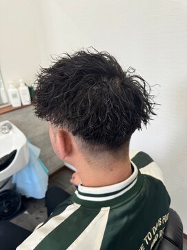 エイト(AITE) ベリーショート/ダークアッシュ/ニュアンスパーマ/韓国マッシュ