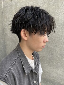 クリアバイフォレスト 流山おおたかの森(Clear by Forest.) 刈り上げあり×センターパート×ツイストスパイラルパーマ