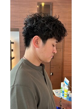 ブローチ(broche) スパイキーショート