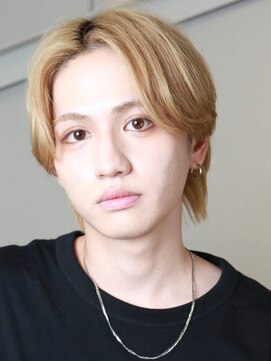 セプト 博多(SEPT.) 抜きっぱなしブロンド マッシュウルフ ブリーチ ハイトーン 20代