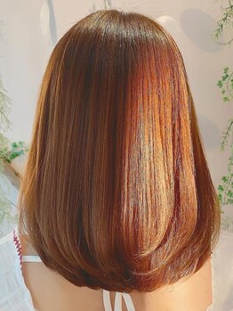 ロコヘアーバイクルル(Loco hair by couleur)の写真/髪を労りながら、憧れのシルク髪へ。こだわり抜いた商材選定で、ダメージを抑えて理想の輝きを実現。