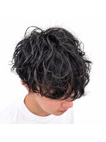 ホワイト(WHITE)&nbsp;マッシュ×波巻きスパイラルパーマ
