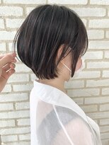 アンド ストーリーズ(&STORIES)&nbsp;耳かけ/ショートボブ/フォギーベージュ/ウェーブパーマ【江角】