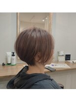 アガルタ(AGARTHA) 襟足シュッna前下がりショート