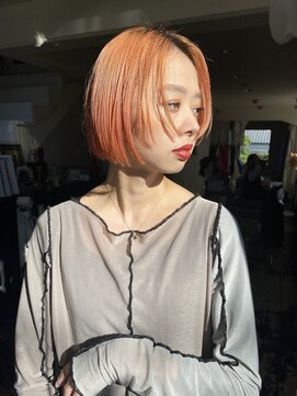 グリフィカ(grifica) ミニボブ×ジューシーなオレンジピンク