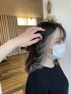 ソンリエ 青竹店(SONRiE) ホワイトベージュのインナーカラー