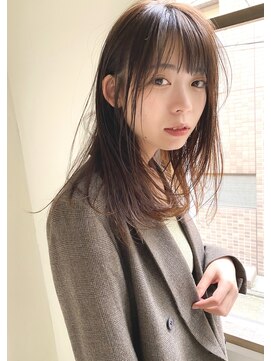 アム(amu) レイヤーロング×透明感ベージュ/ヘルシーヘアぱっつん前髪