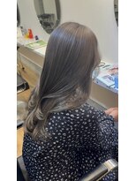 ラック(LUCK)&nbsp;レイヤーぱっつん前髪ステップボーンカットシルキー船橋/韓国