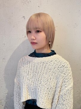 ルーム(Loom.) ハイトーンボブぱっつん前髪ボブミニボブ切りっぱなしボブ